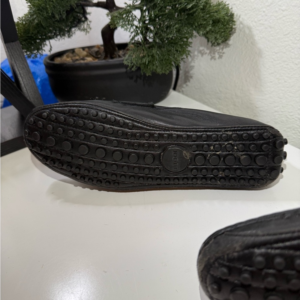 Gucci Black Leather Loafers with Red and Green Detail - Picture 4 of 7